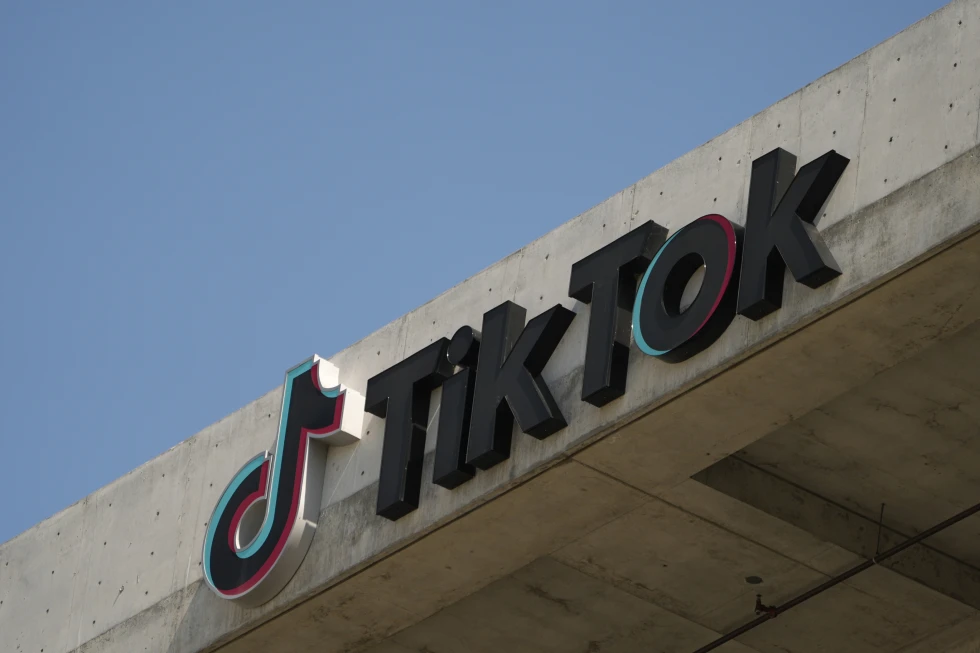 [tiktokio.one]TikTok will begin to label material created by artificial intelligence as technology becomes more ubiquitous.